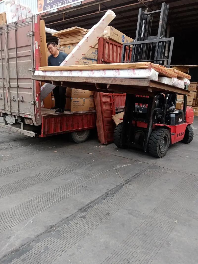 成都市专业装卸搬运搬家服务——安全高效，随叫随到